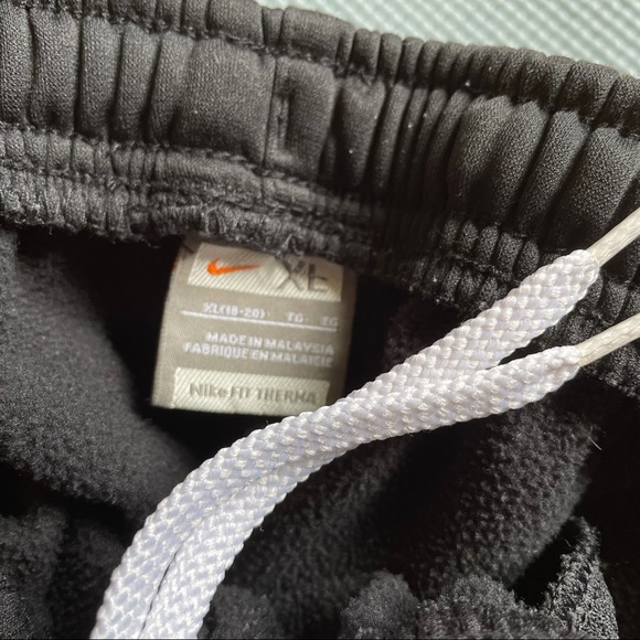 NikeFIT Black Sweatpants - Picture 2 of 5